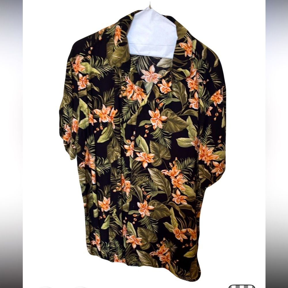 Old Navy Black and Green Lightweight Shirt